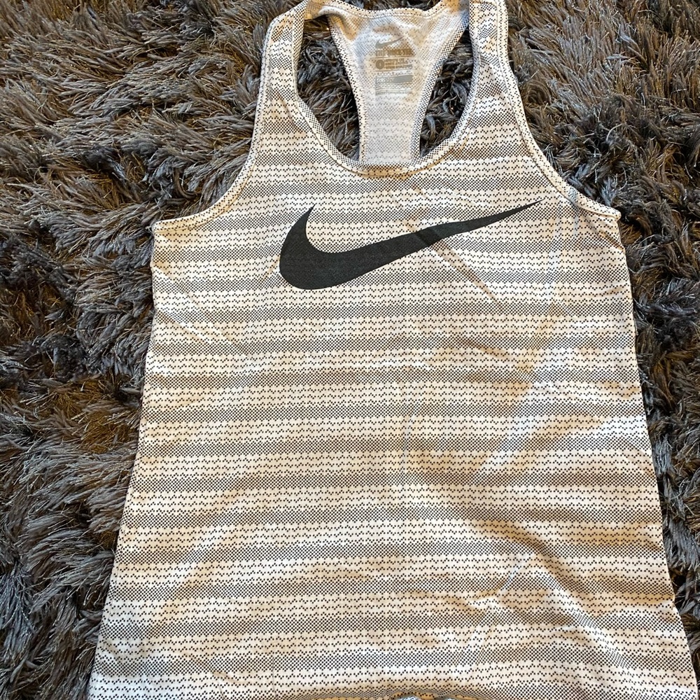 Nike tank top size small